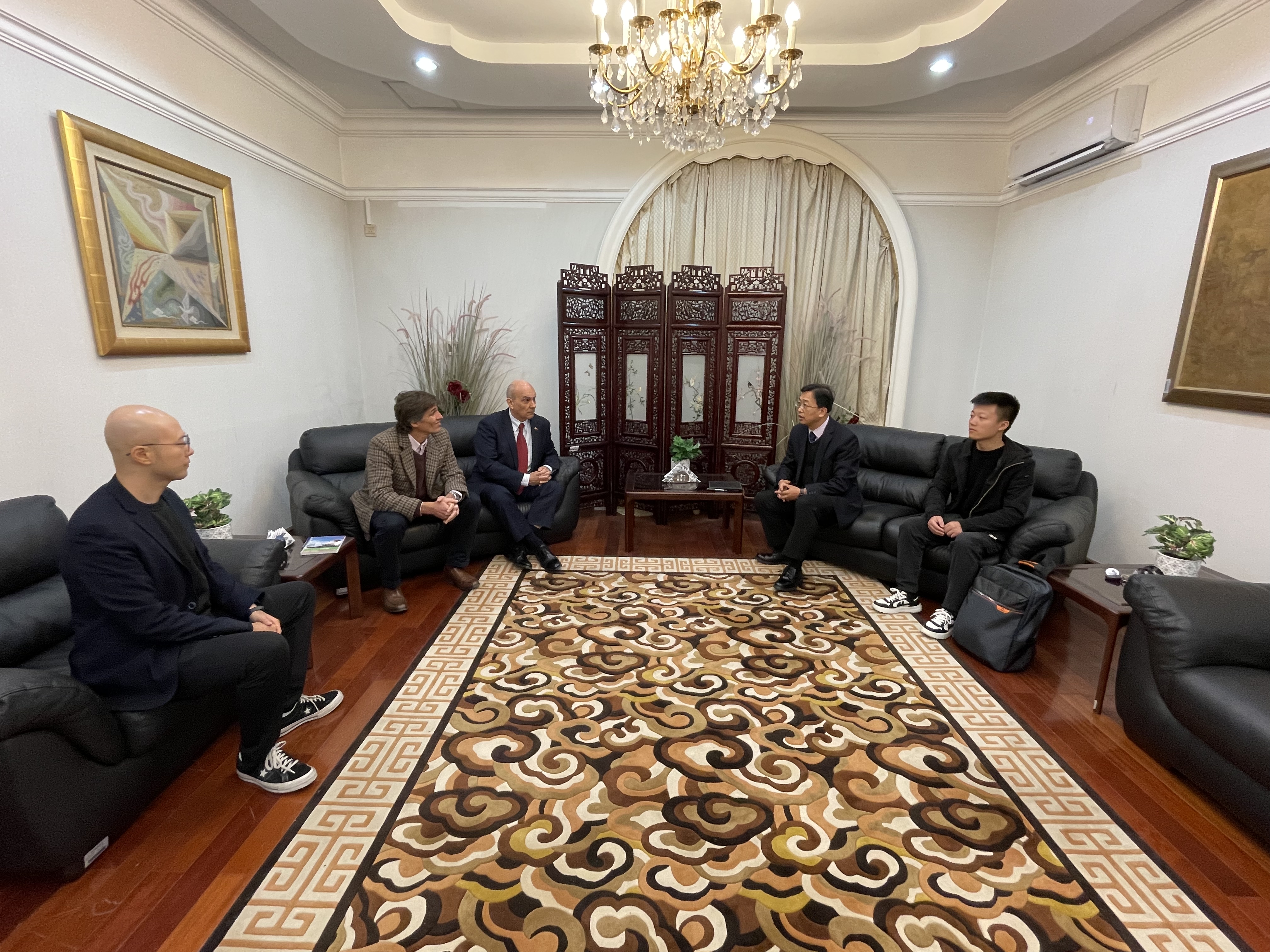 O conselheiro comercial Minghui Jiang reuniu-se com a Tonhe Technologies